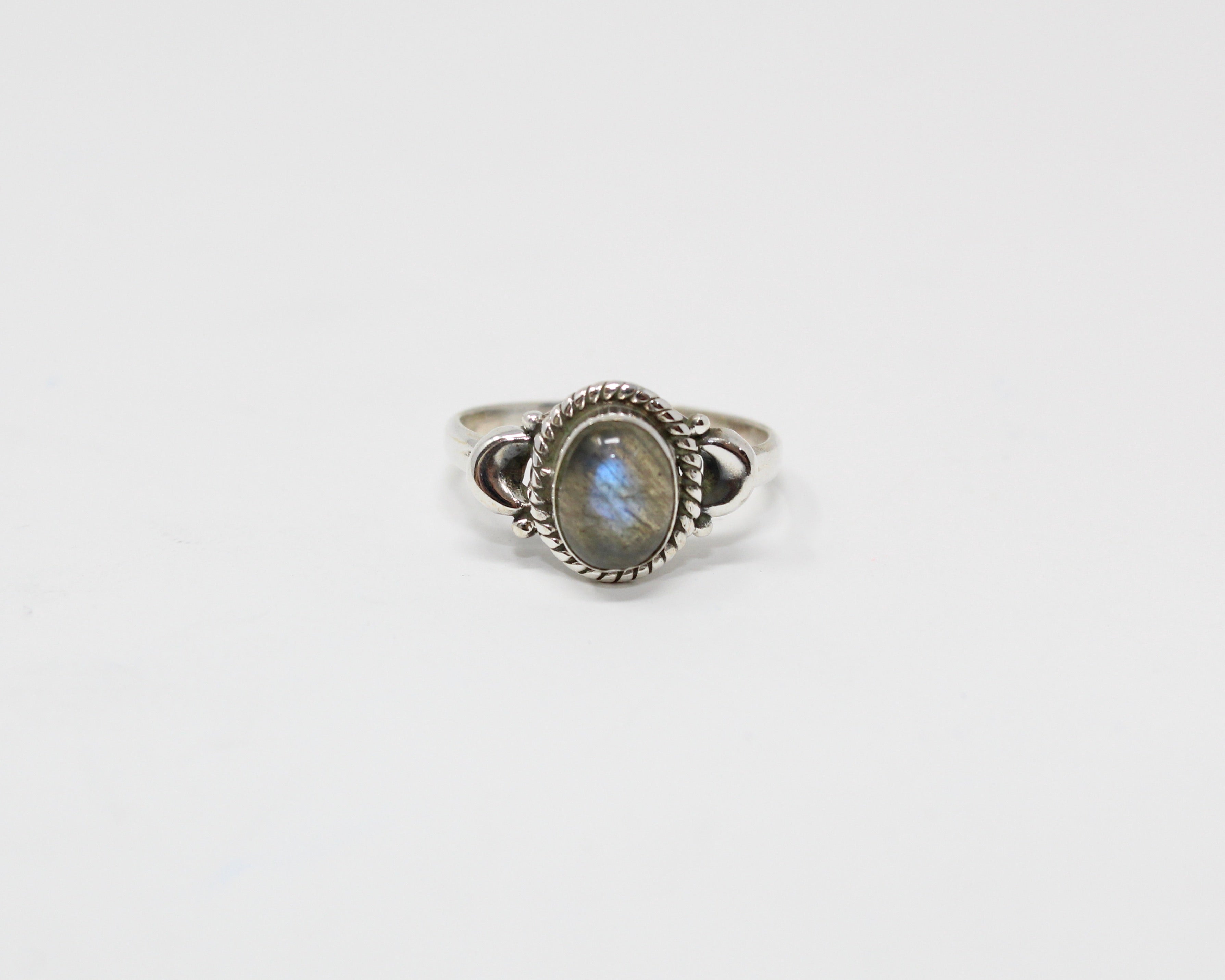 PROTECTION, bague argent et pierre semi-précieuse, labradorite.