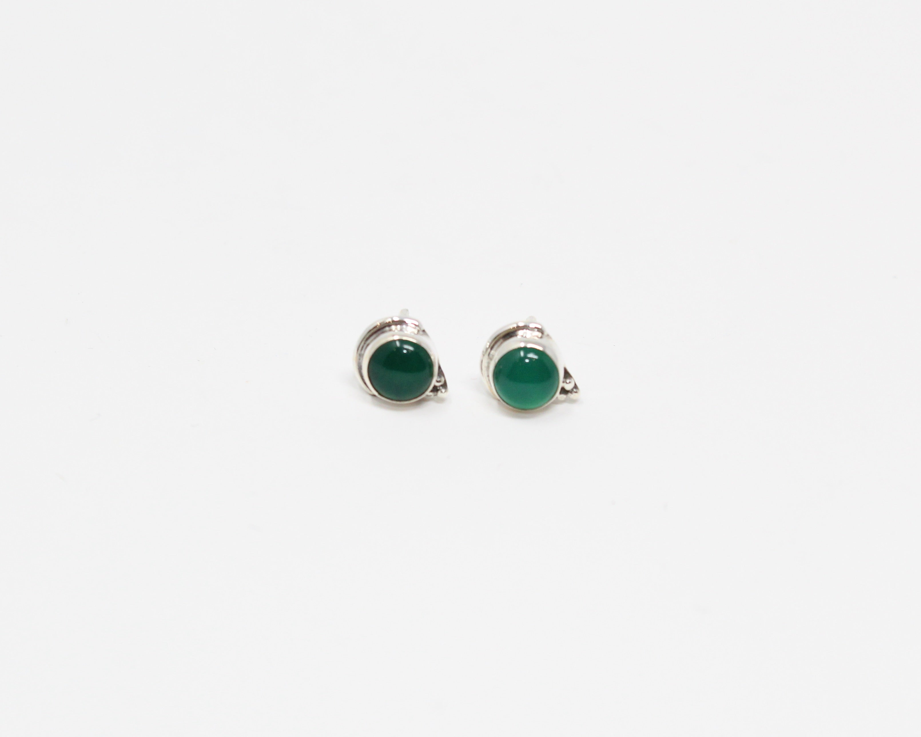 FINESSE, boucle d'oreille argent sterling et pierre semi-précieuse, onyx vert.