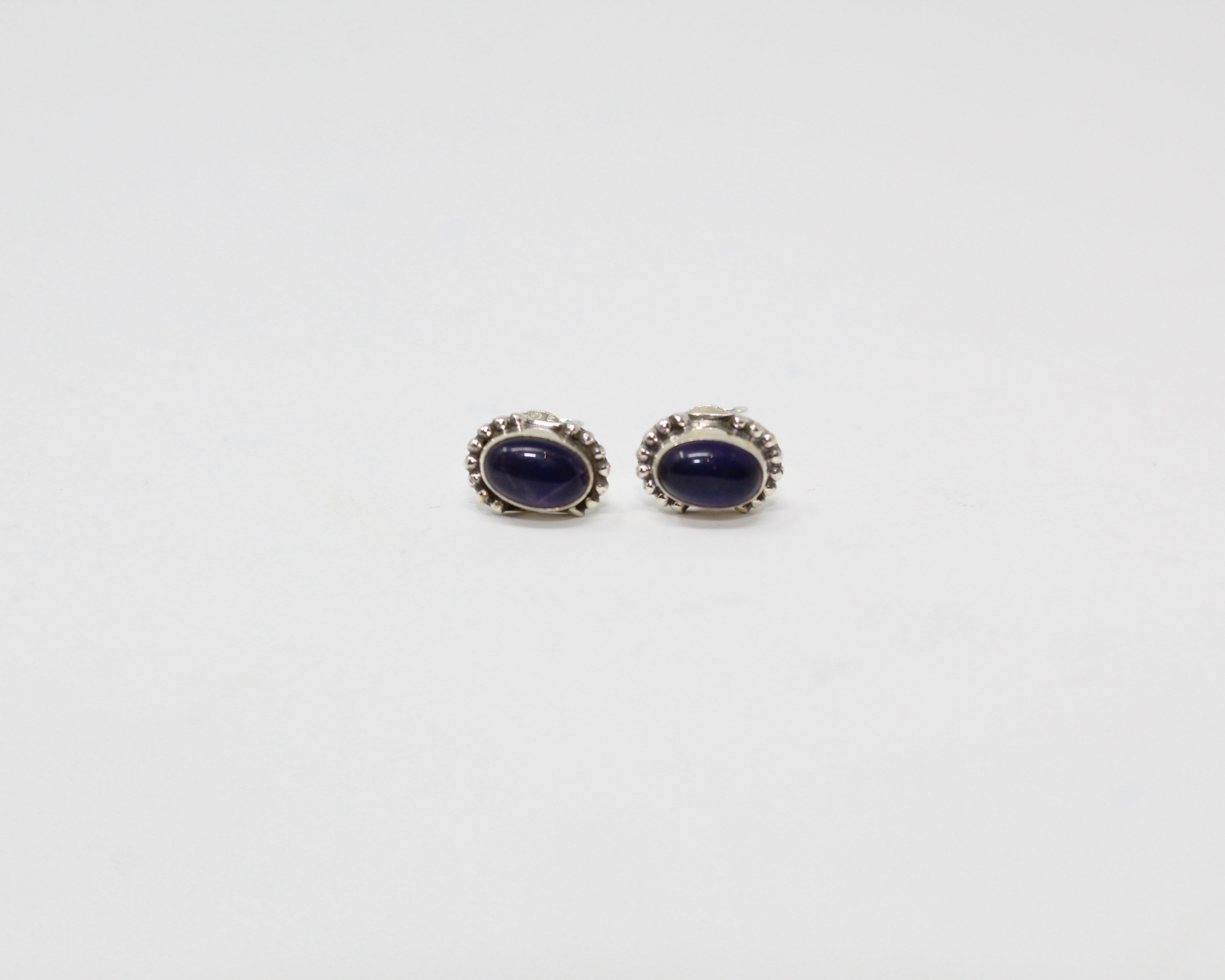 Rieuse, boucles d'oreilles argent sterling et pierre semi-précieuse, améthyste.