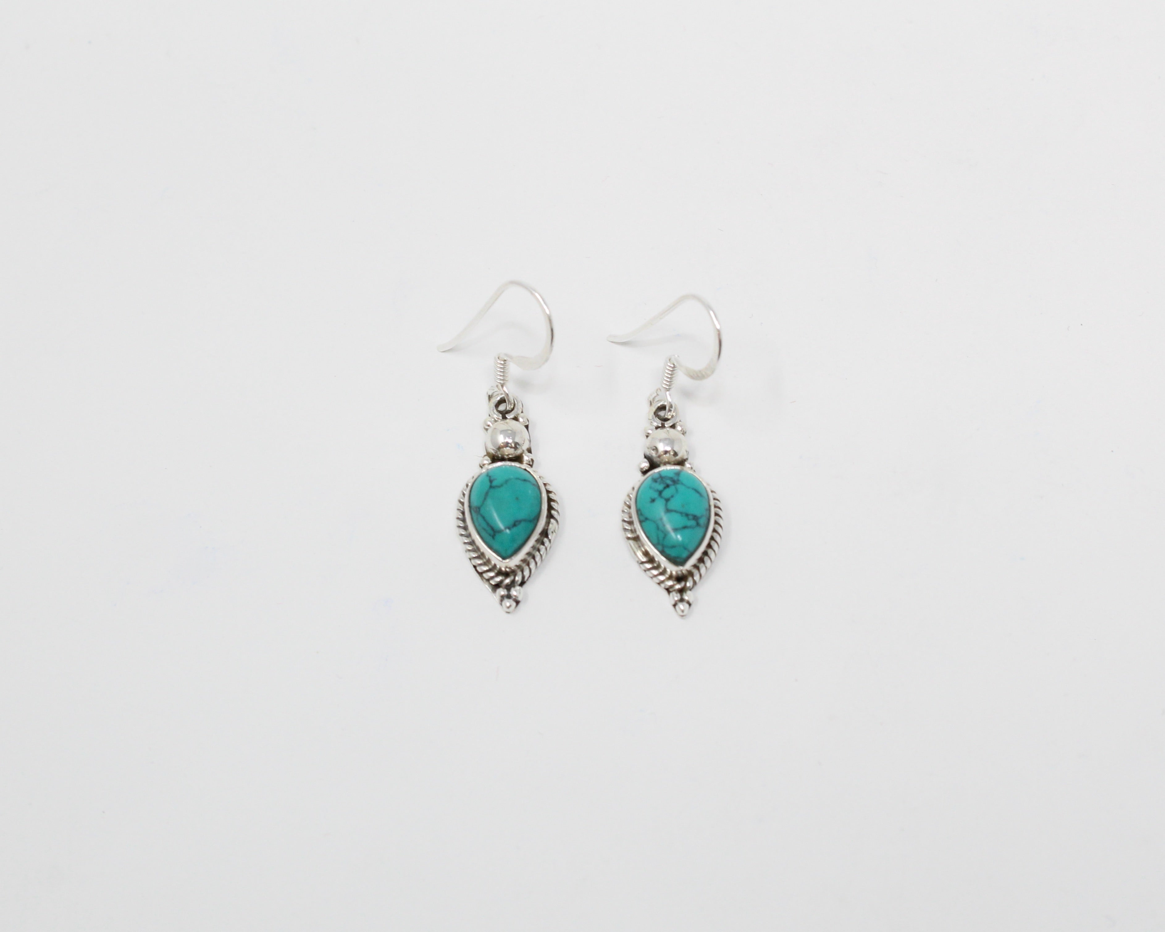 BARAH, boucles d'oreilles argent sterling et pierre semi-précieuse, turquoise.