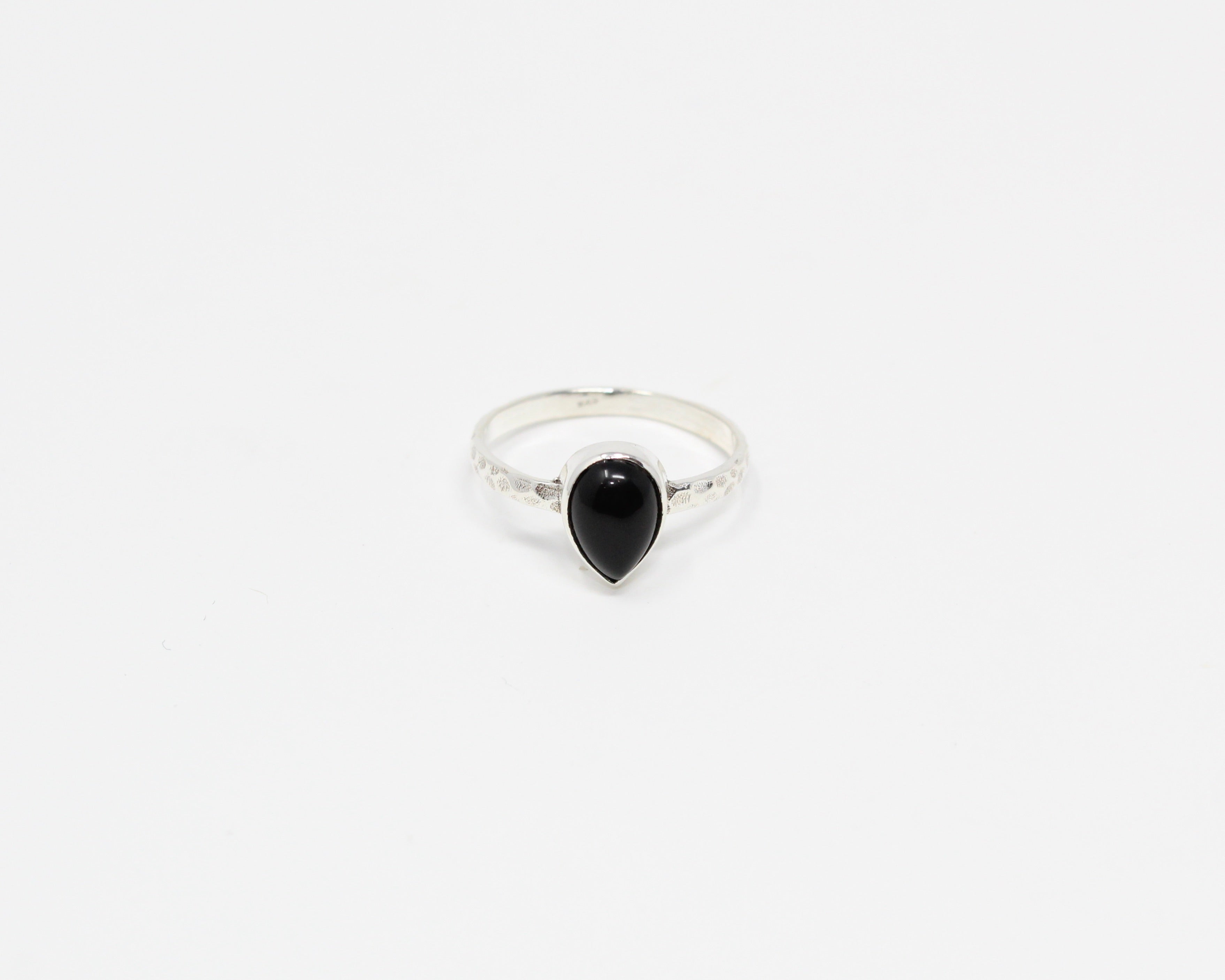RADIEUSE, bague argent sterling, onyx.
