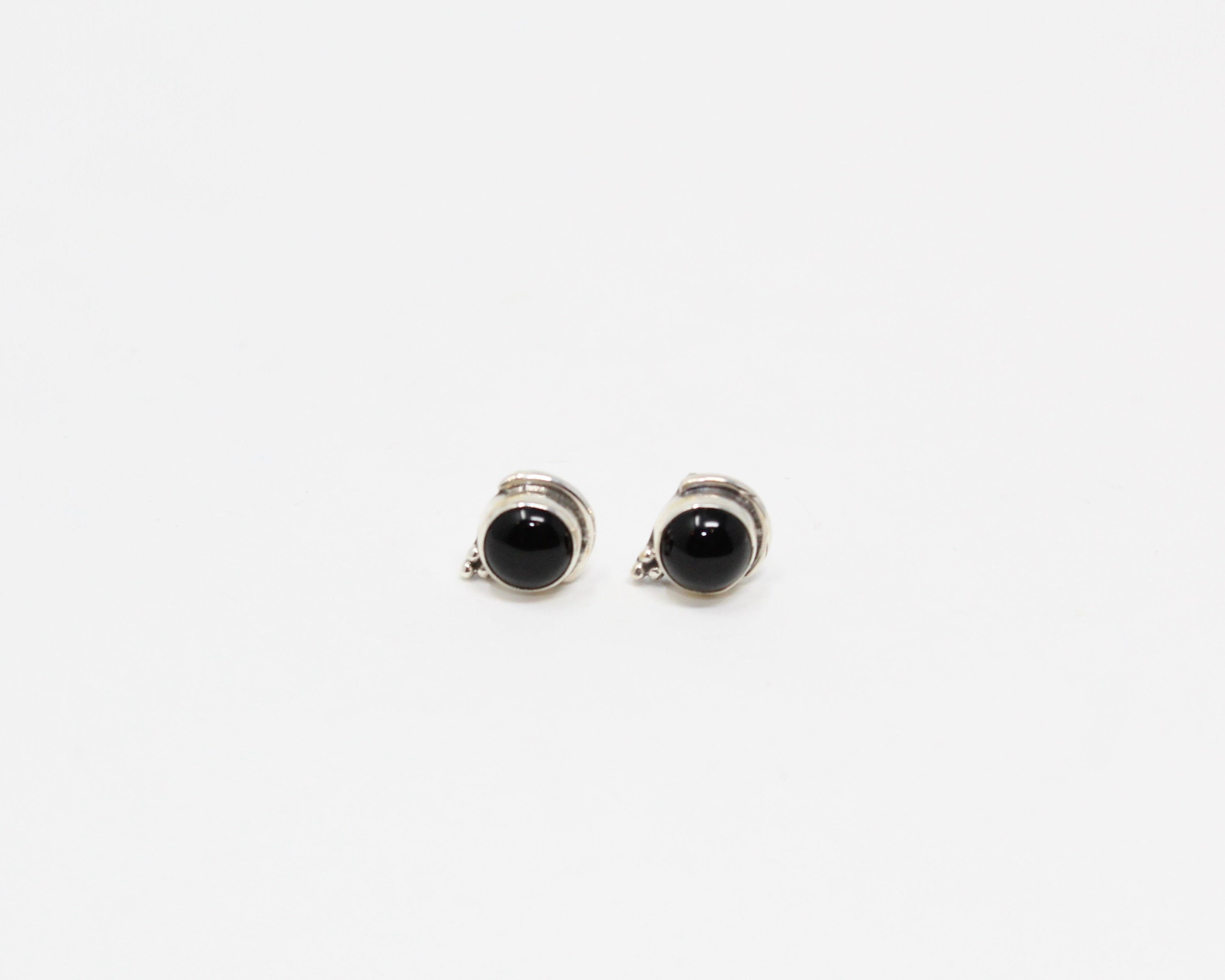 FINESSE, boucle d'oreille argent sterling et pierre semi-précieuse, onyx.