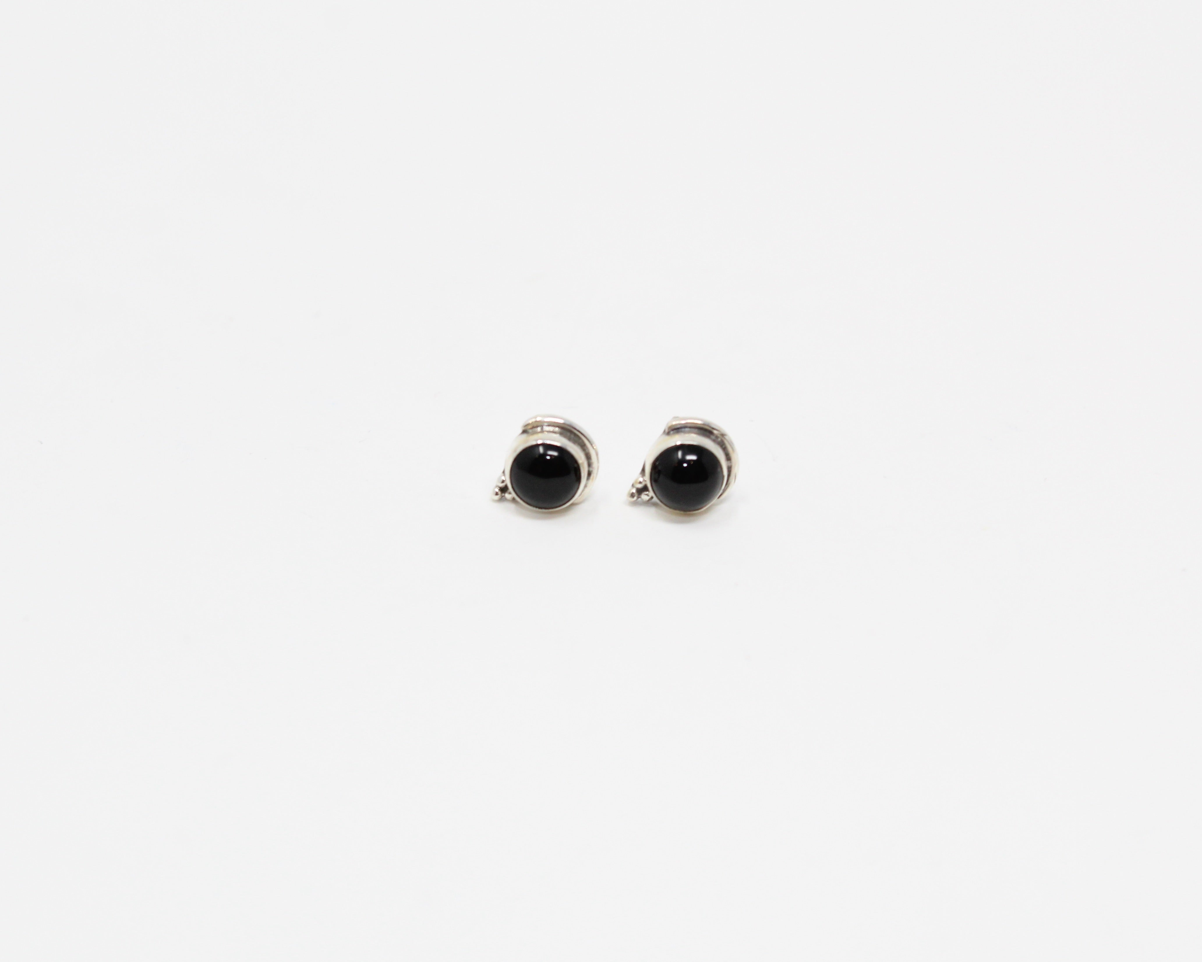 FINESSE, boucle d'oreille argent sterling et pierre semi-précieuse, onyx.