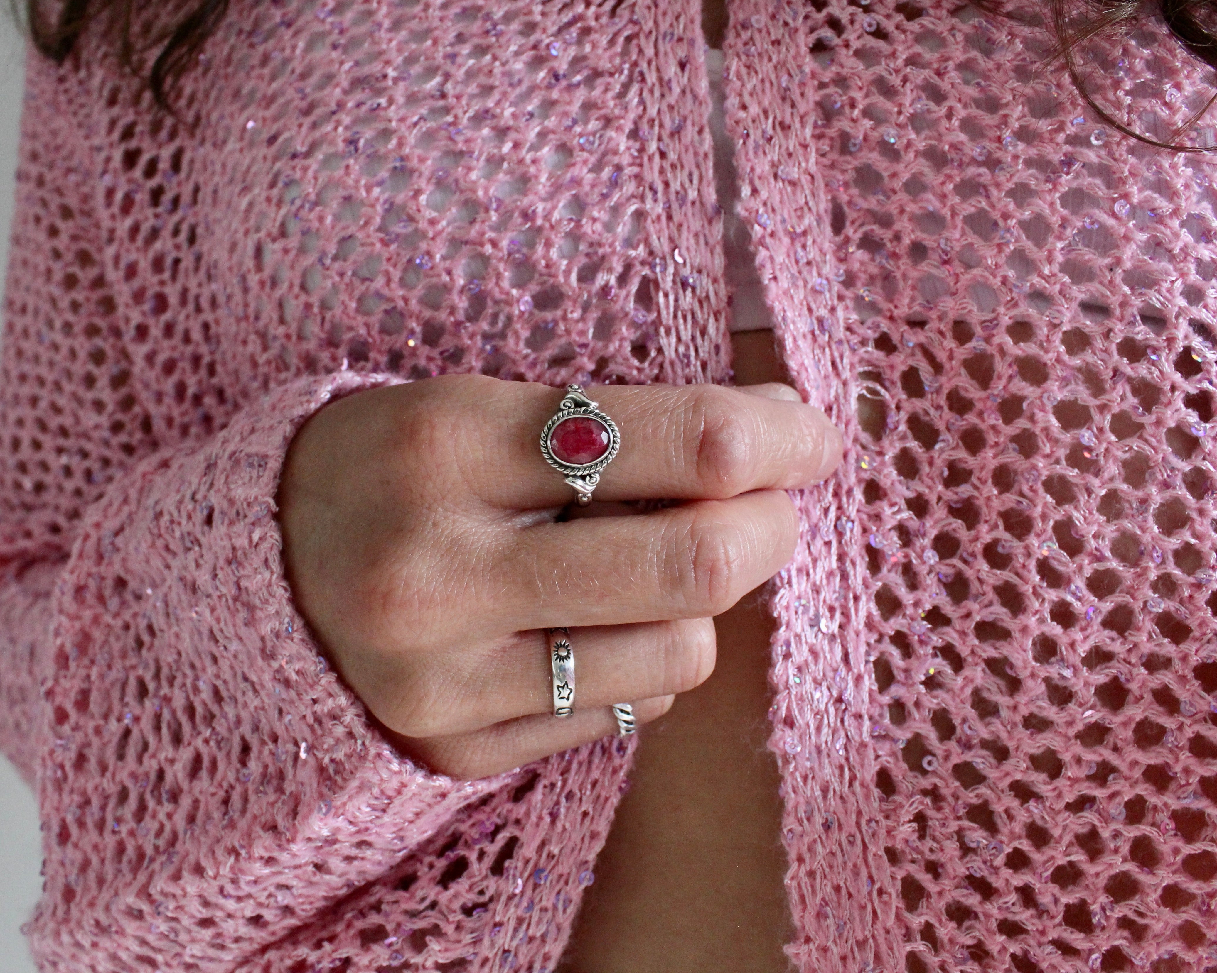 Grace, bague argent sterling et pierre semi-précieuse, rubis.