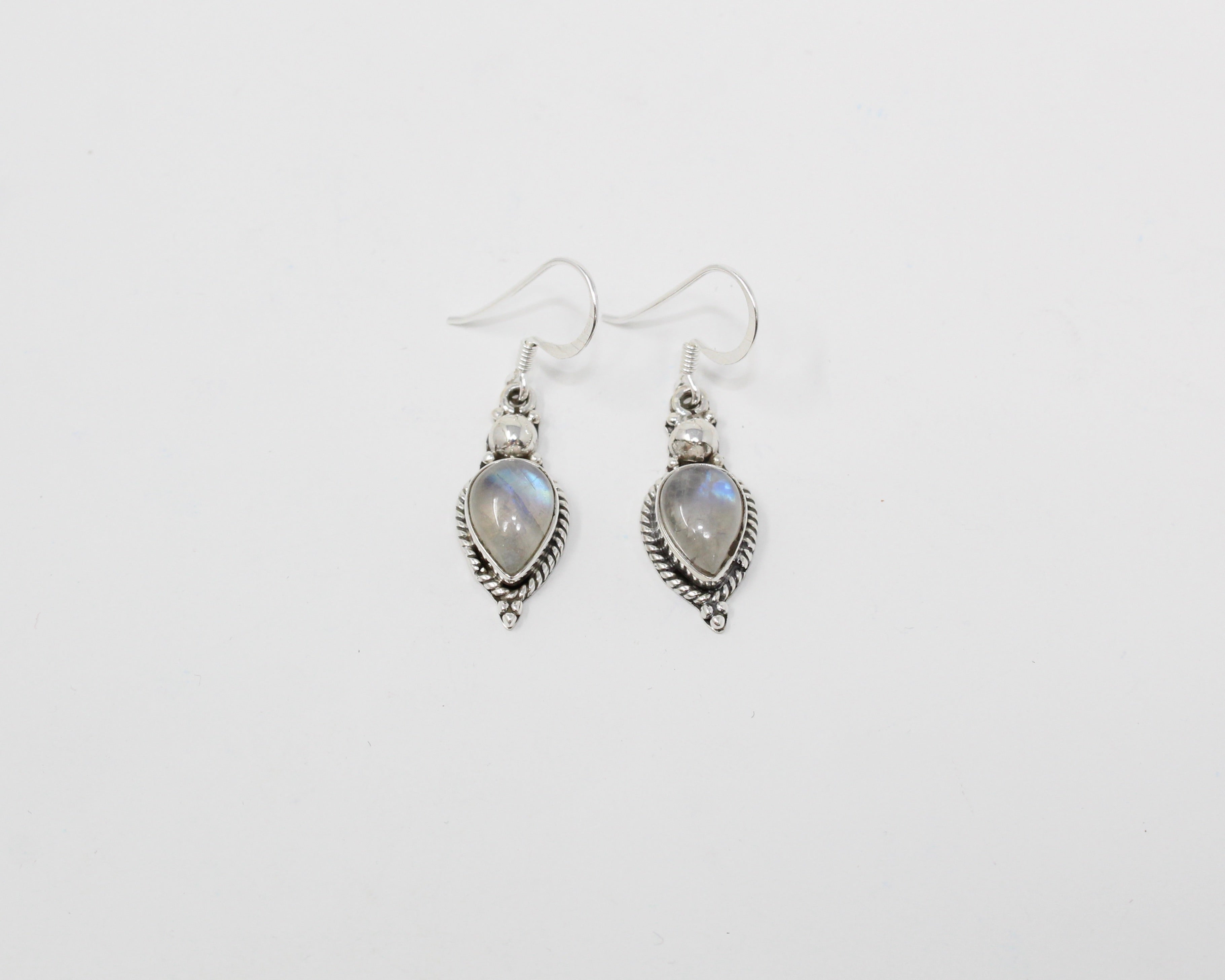 BARAH, boucles d'oreilles argent sterling et pierre semi-précieuse, pierre de lune.