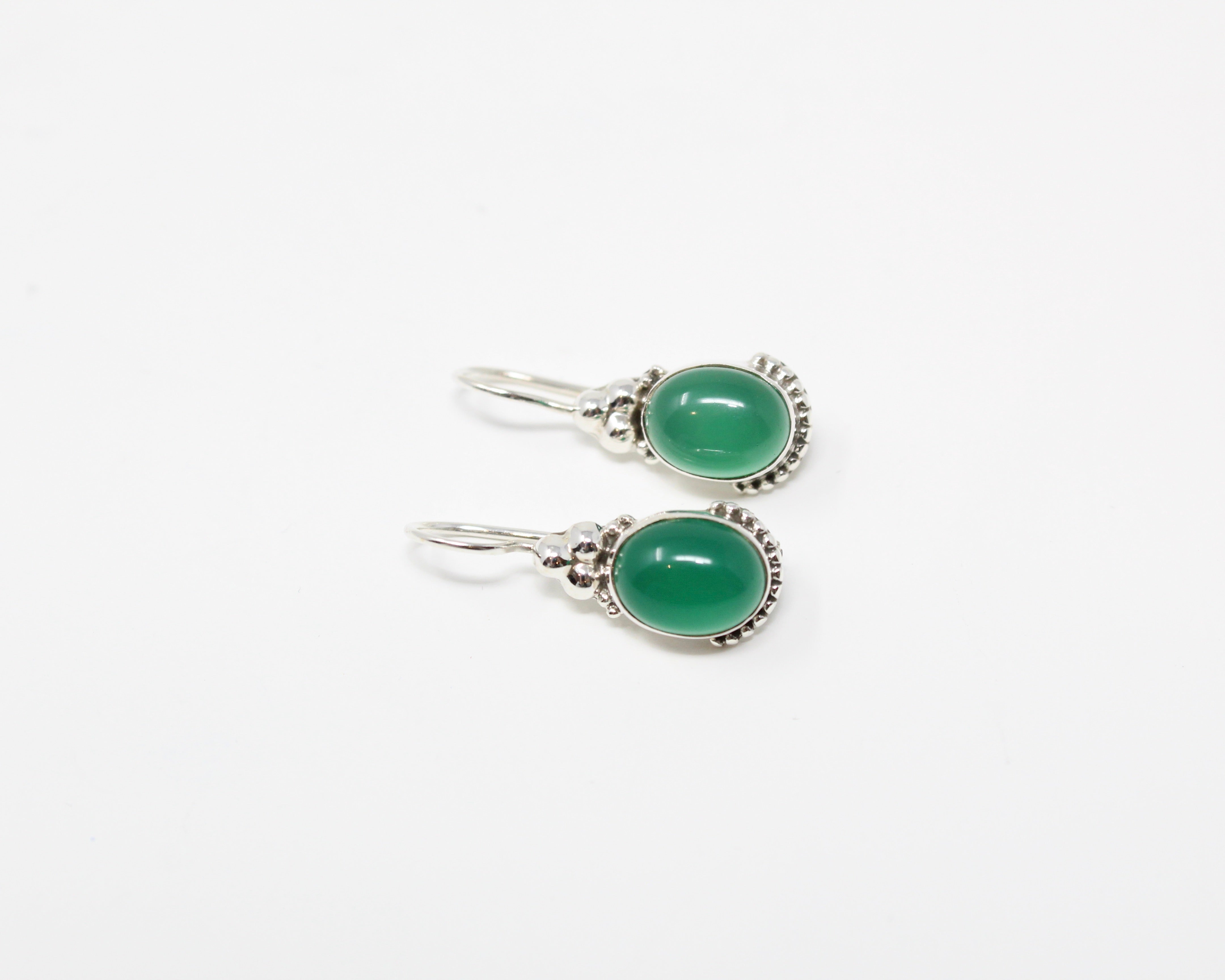 ÉQUILIBRE, boucle d'oreille argent sterling et pierre semi-précieuse, onyx vert.