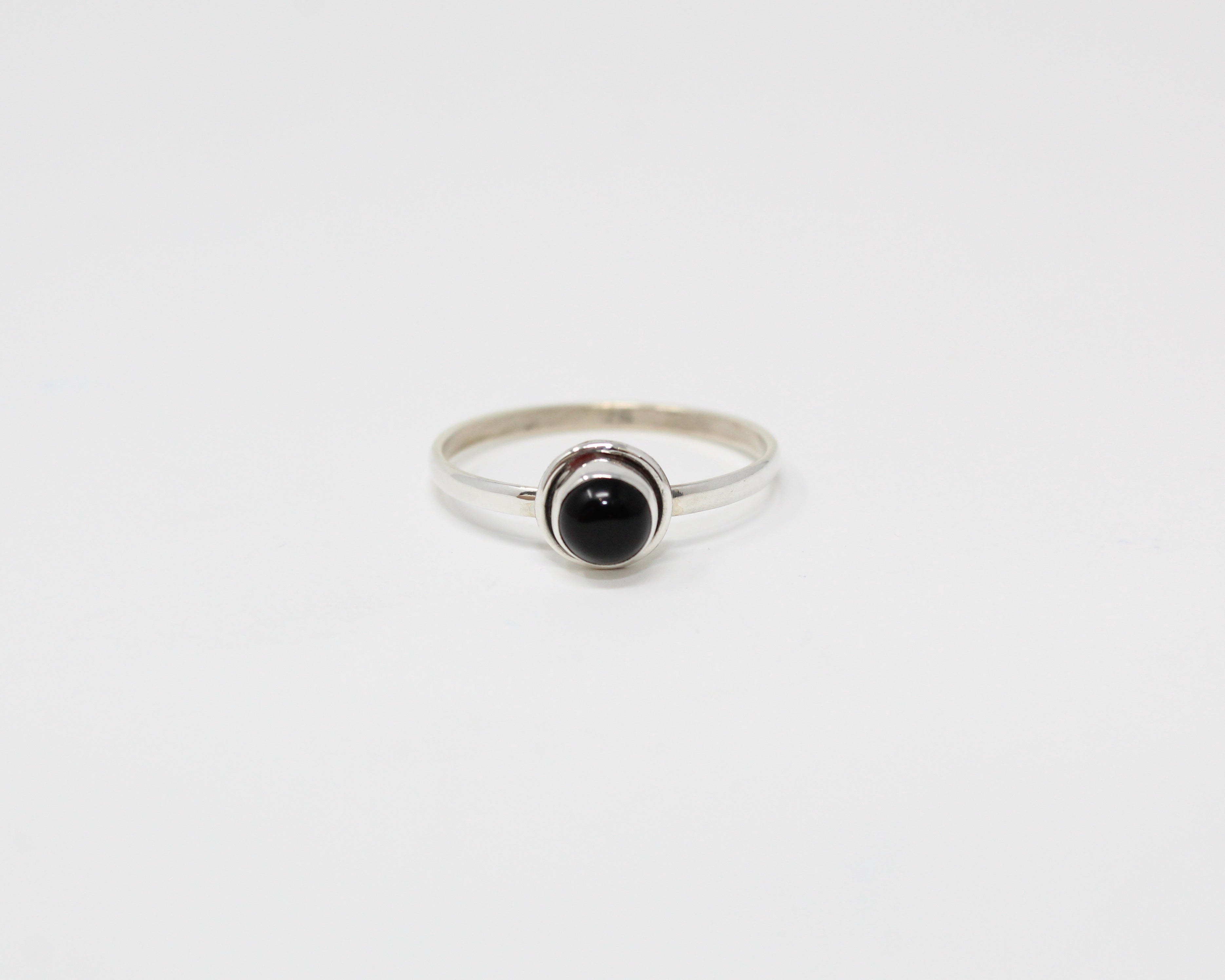 CONFIANCE, bague argent sterling et pierre semi-précieuse, onyx.