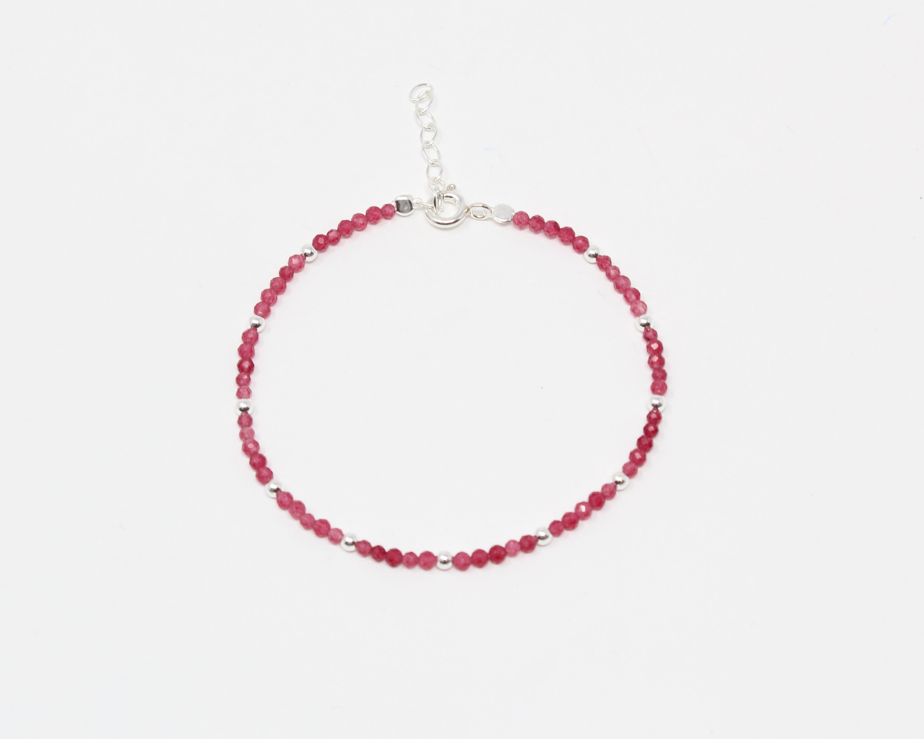 Rubis, bracelet pierre semi-précieuse et argent sterling.