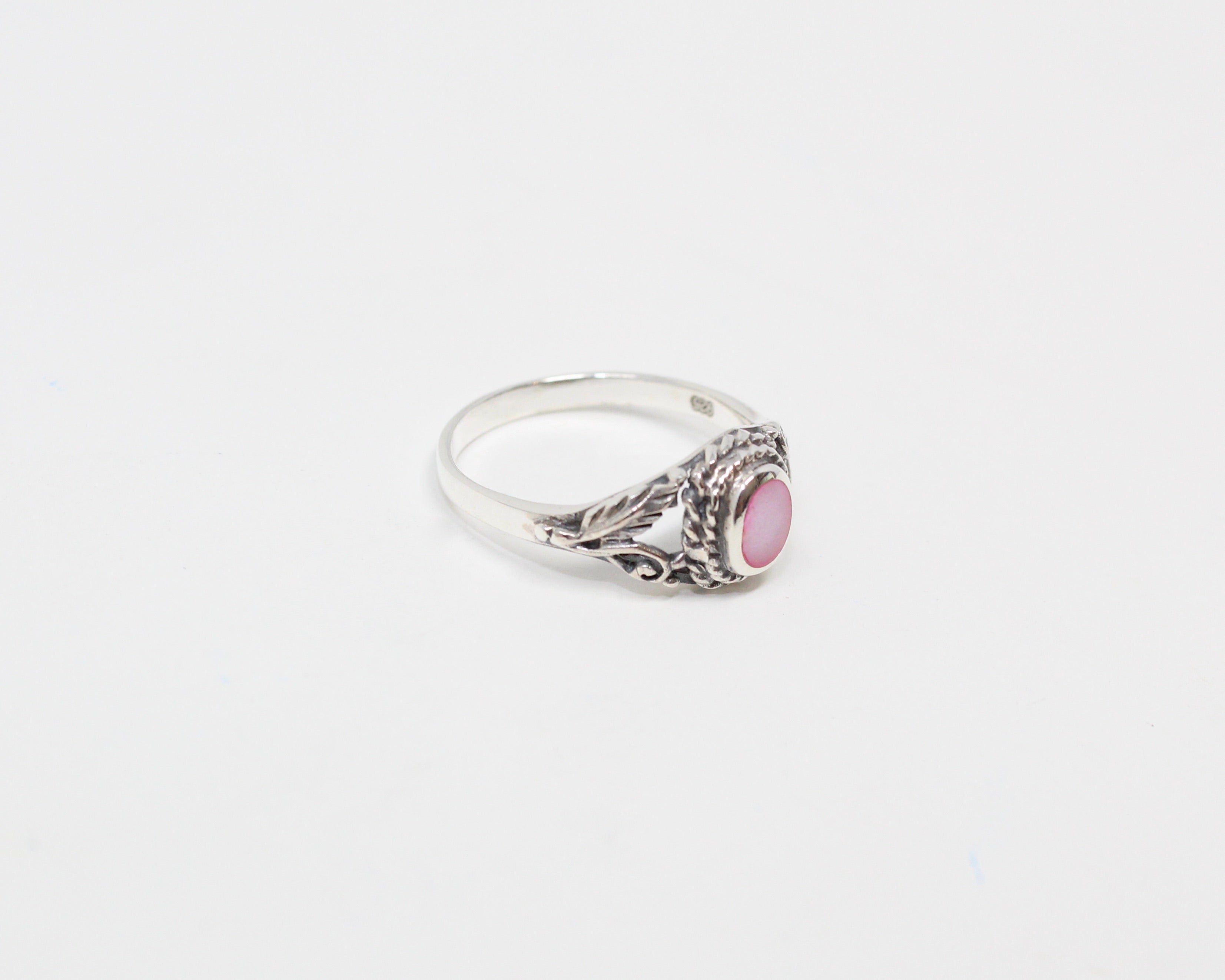 ROSÉE, bague argent sterling & nacre de perle.