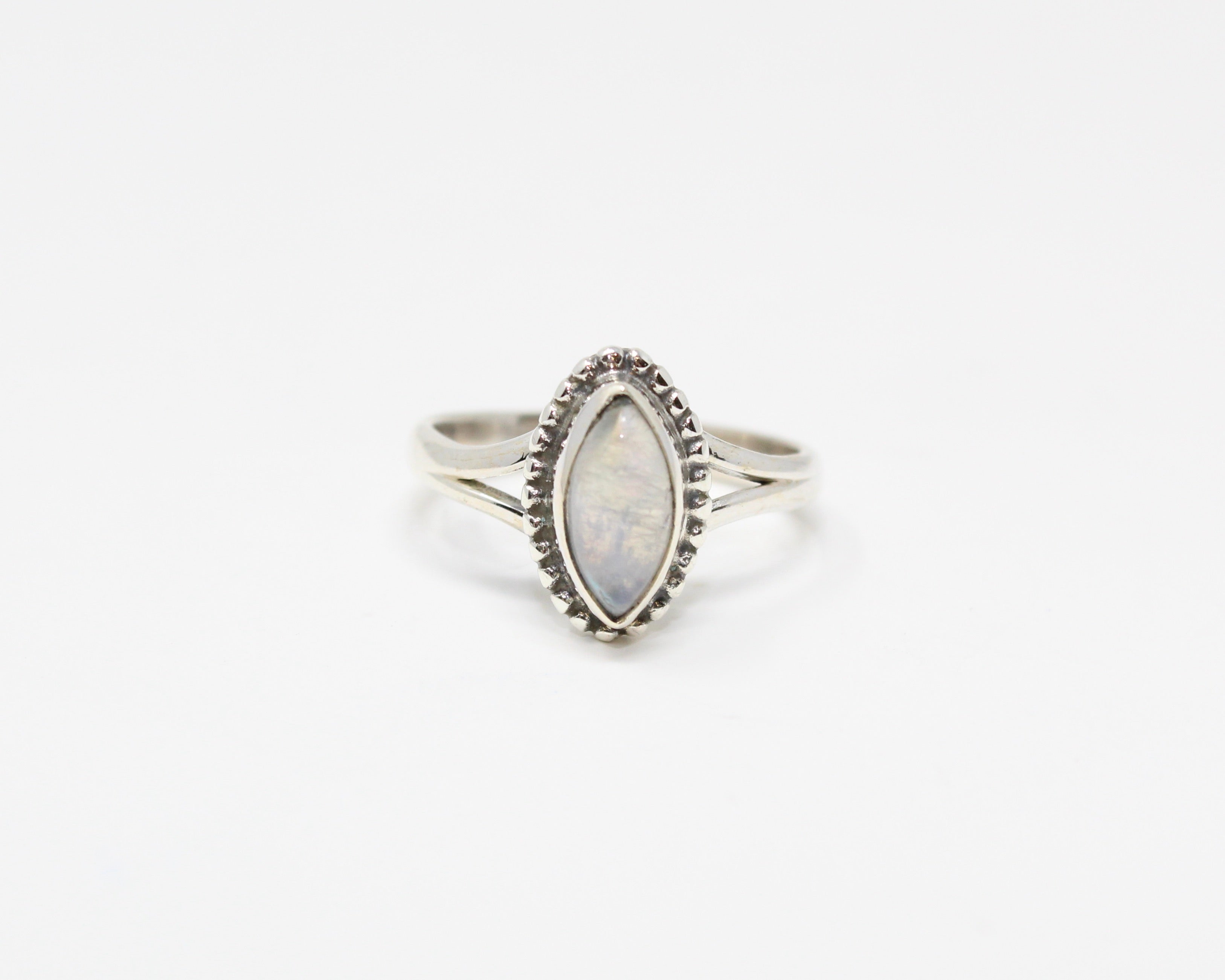 Abondance, bague argent sterling et pierre semi-précieuse, pierre de lune.