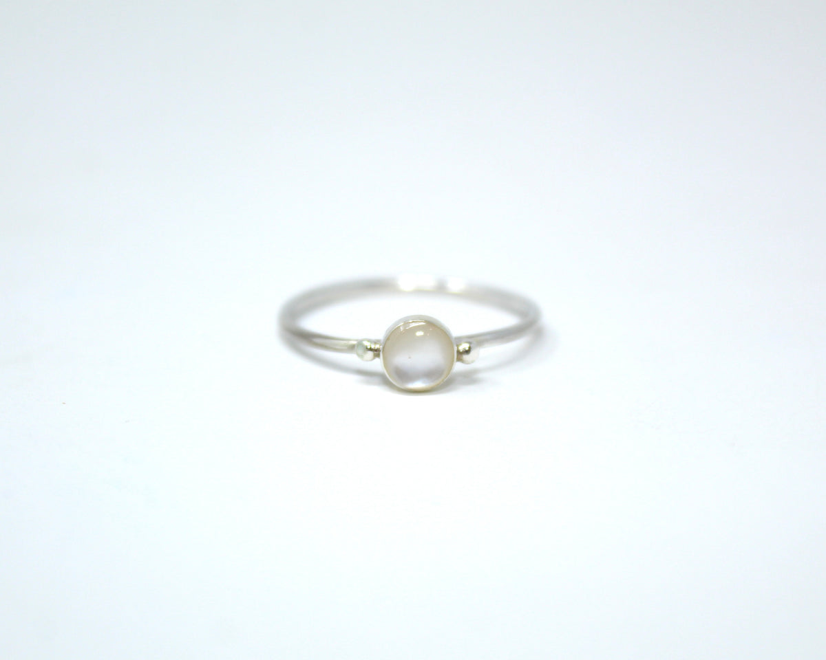 PERLA, bague argent sterling et nacre.