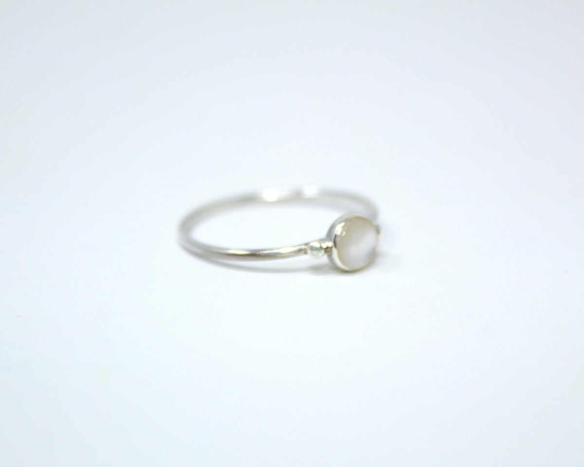 PERLA, bague argent sterling et nacre.