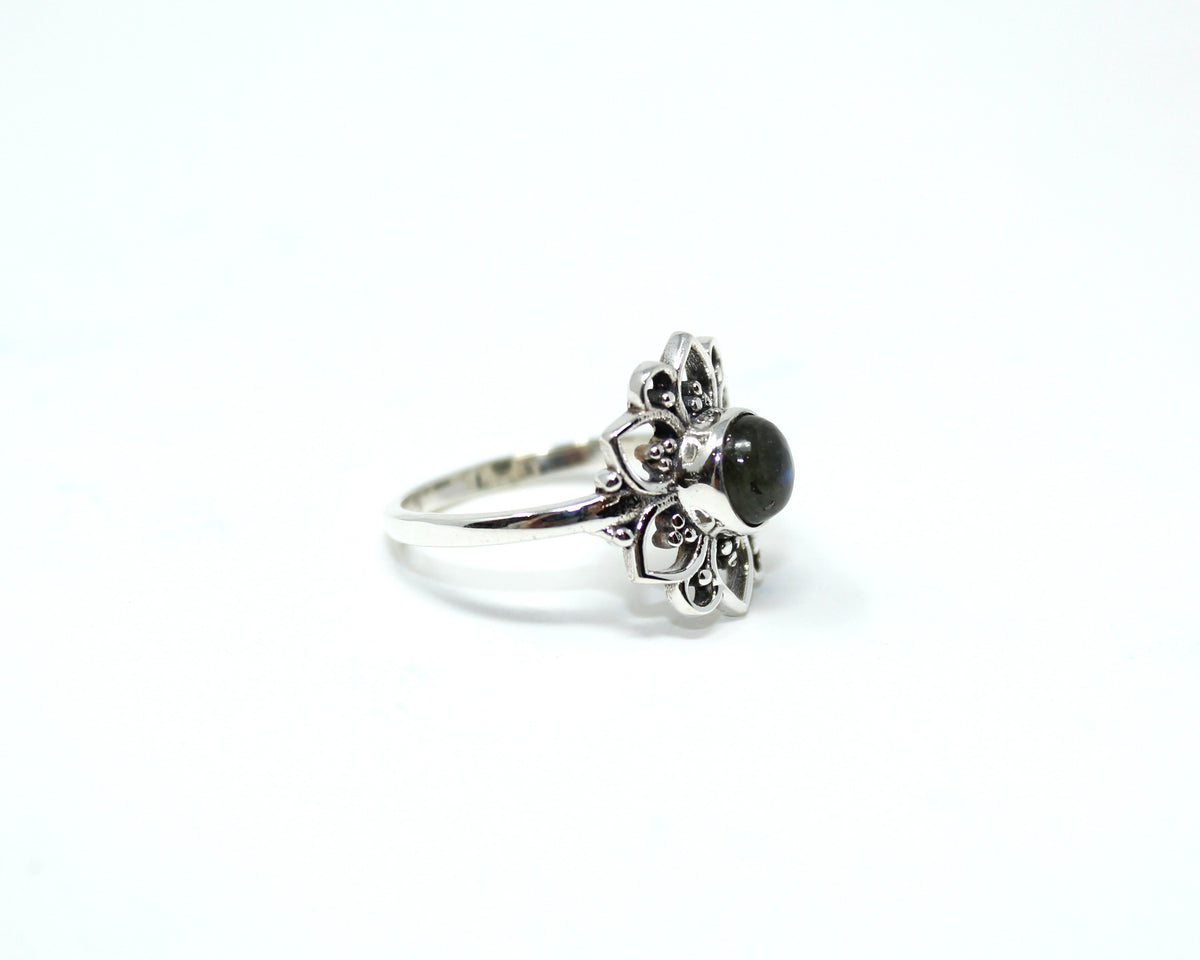 LOTUS, bague argent sterling et pierre semi-précieuse, labradorite.