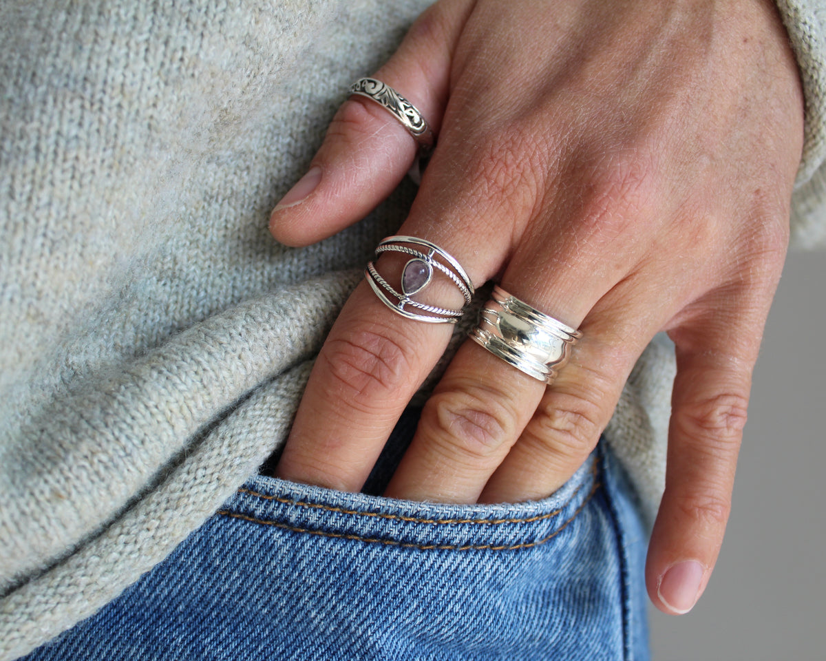 LOYAL, argent sterling et pierre semi-précieuse, quartz rose.