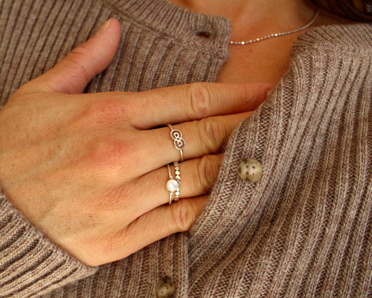 PERLA, bague argent sterling et nacre.