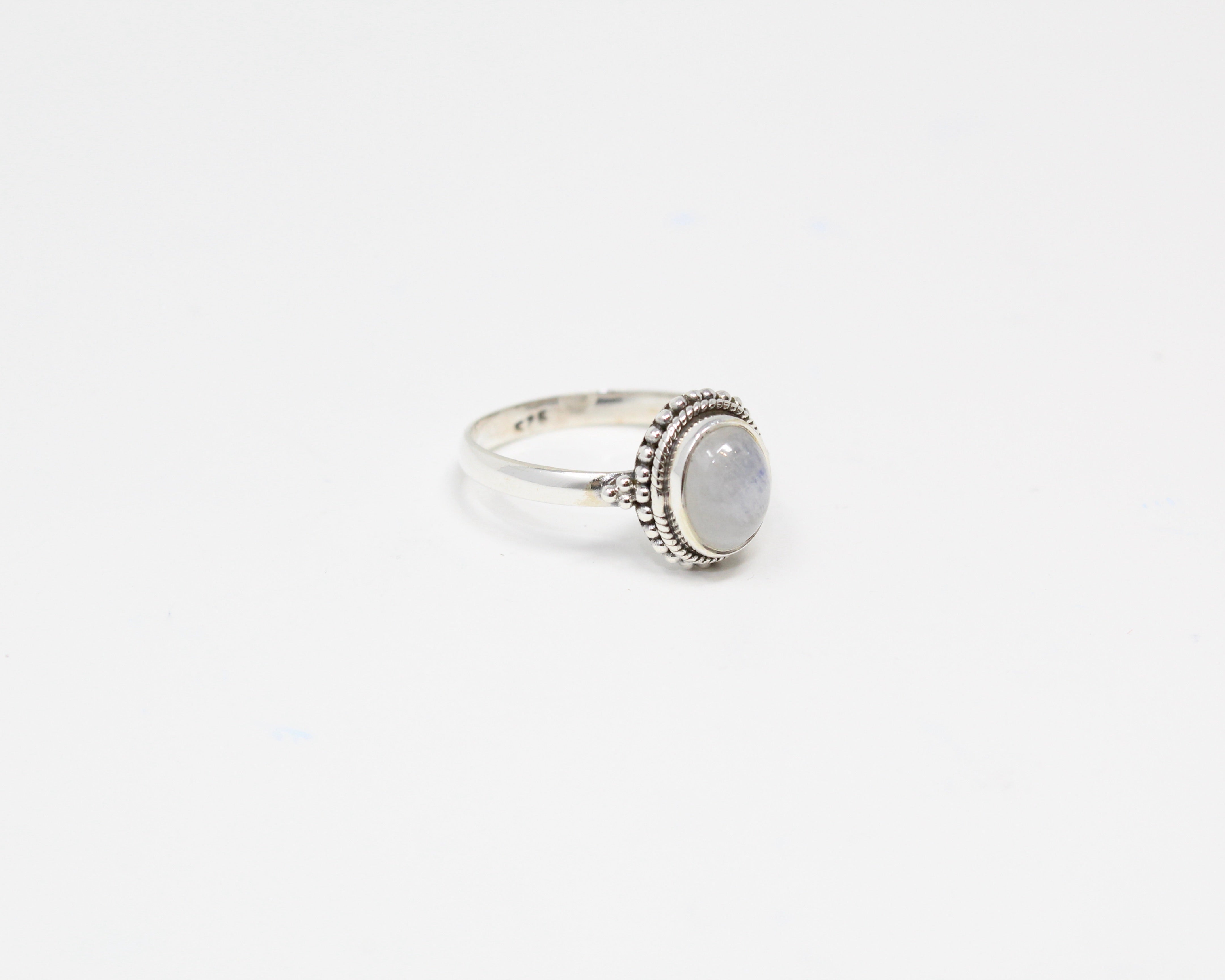 STABILITÉ, bague argent sterling et pierre semi-précieuse, PIERRE DE LUNE.