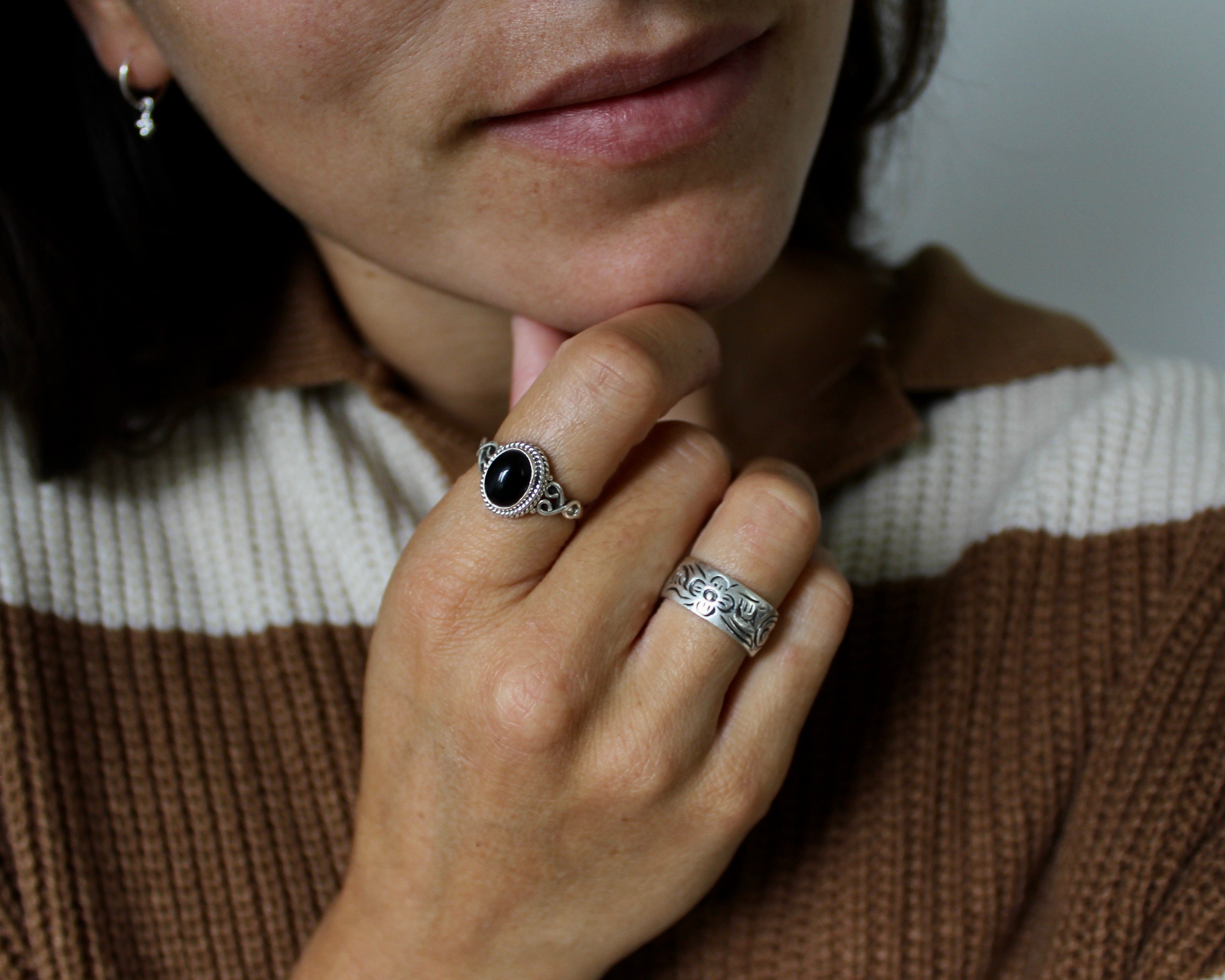 ÉTERNITÉ, bague argent sterling, pierre semi-précieuse, onyx.