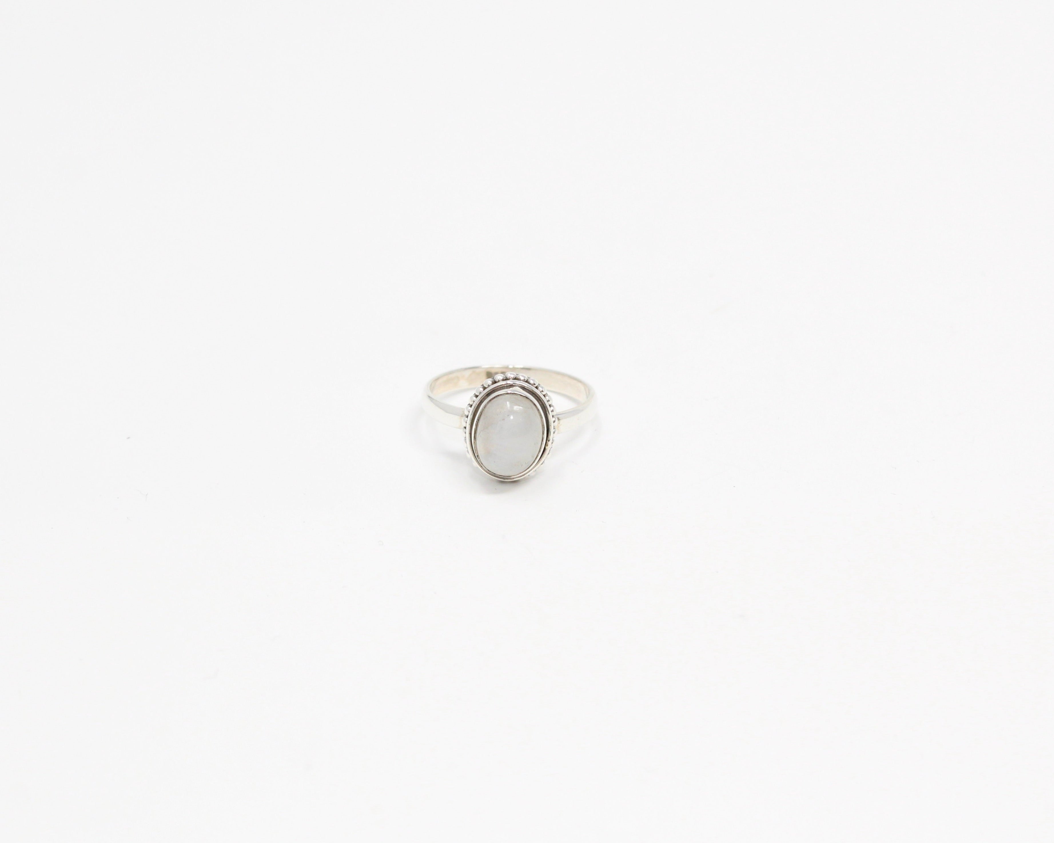 ÉQUILIBRE, bague argent et pierre semi-précieuse, PIERRE DE LUNE.