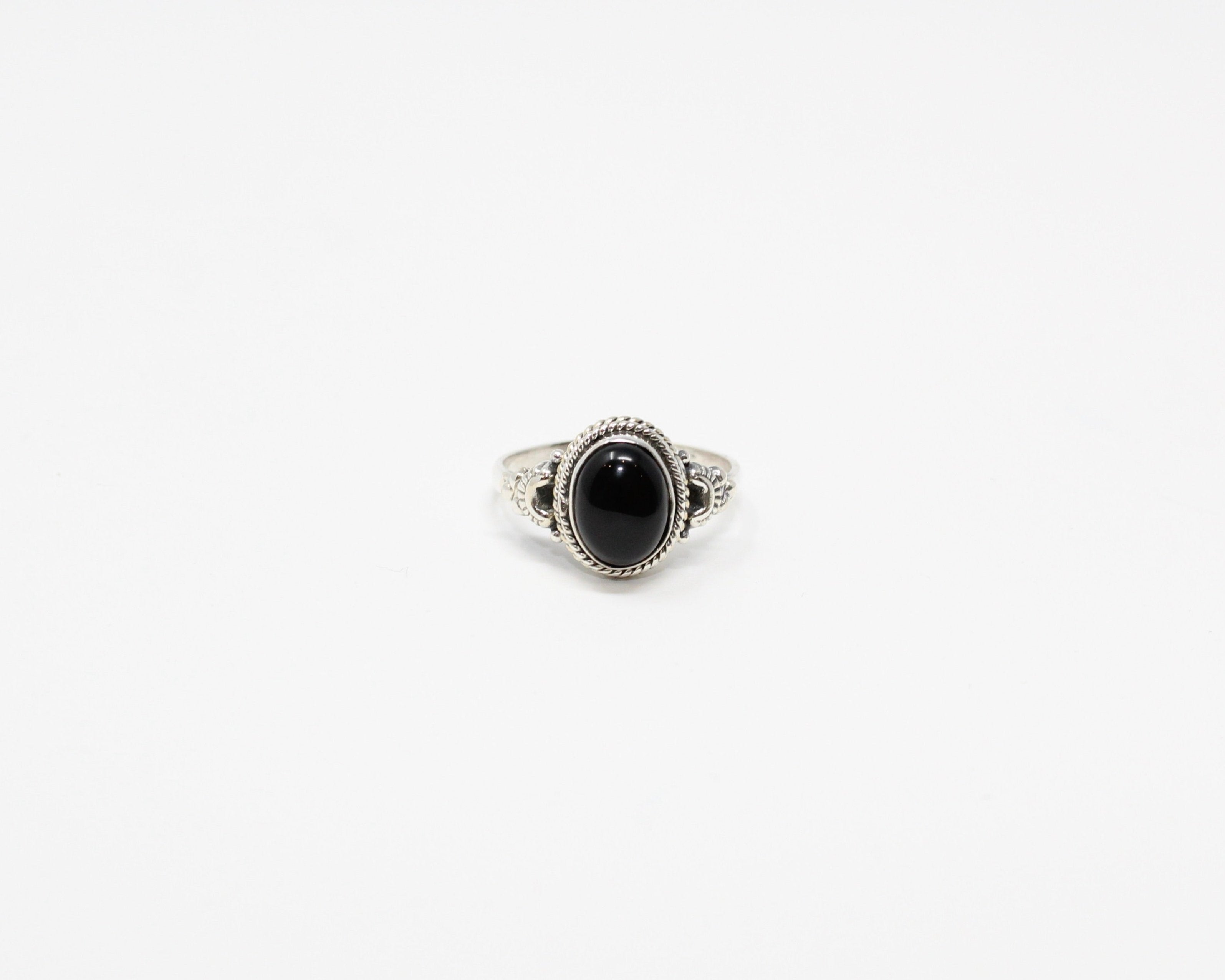 COURAGE, bague en argent sterling et pierre semi-précieuse, ONYX.