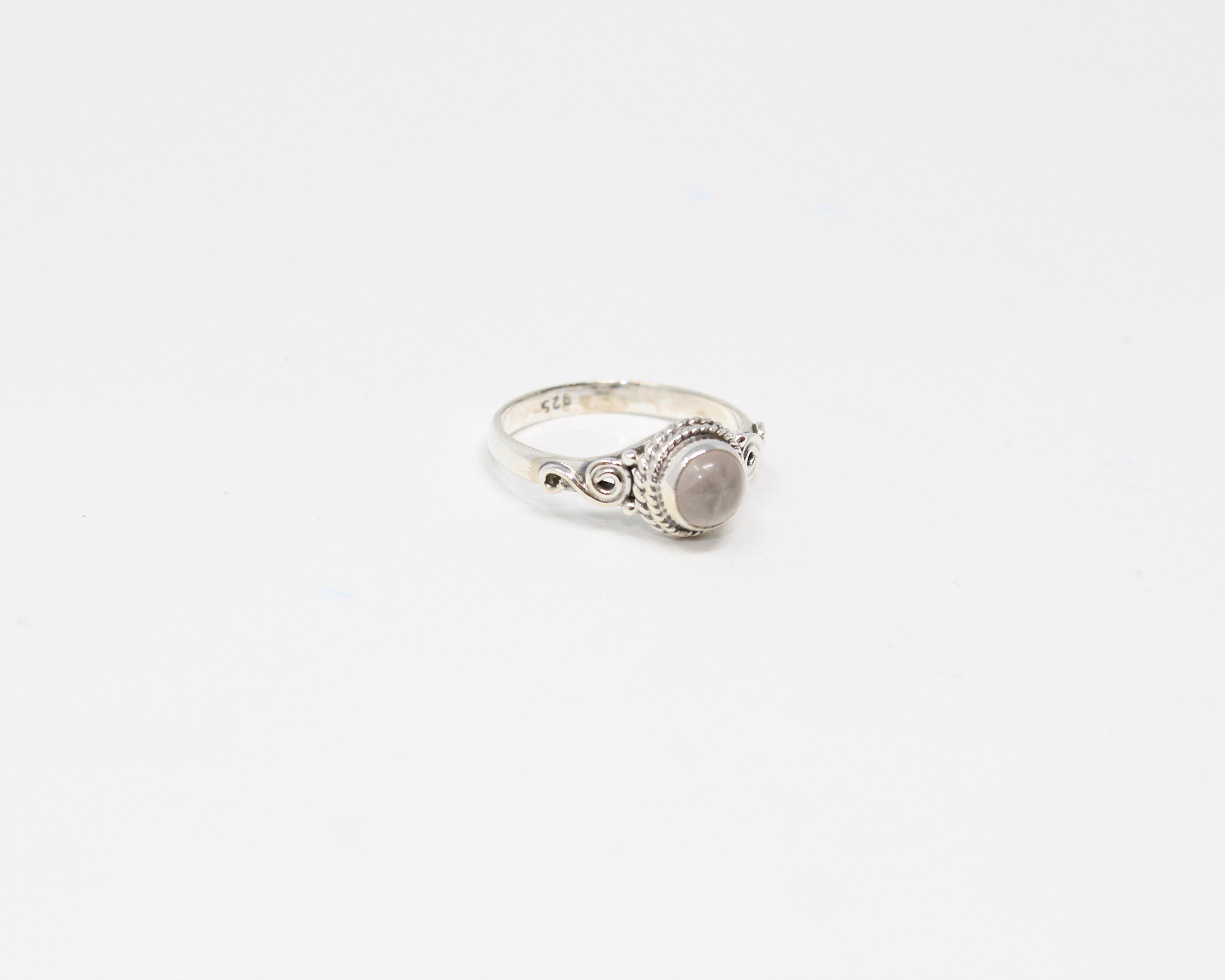 SINCÉRITÉ, bague argent sterling et pierre semi-précieuse, QUARTZ ROSE.