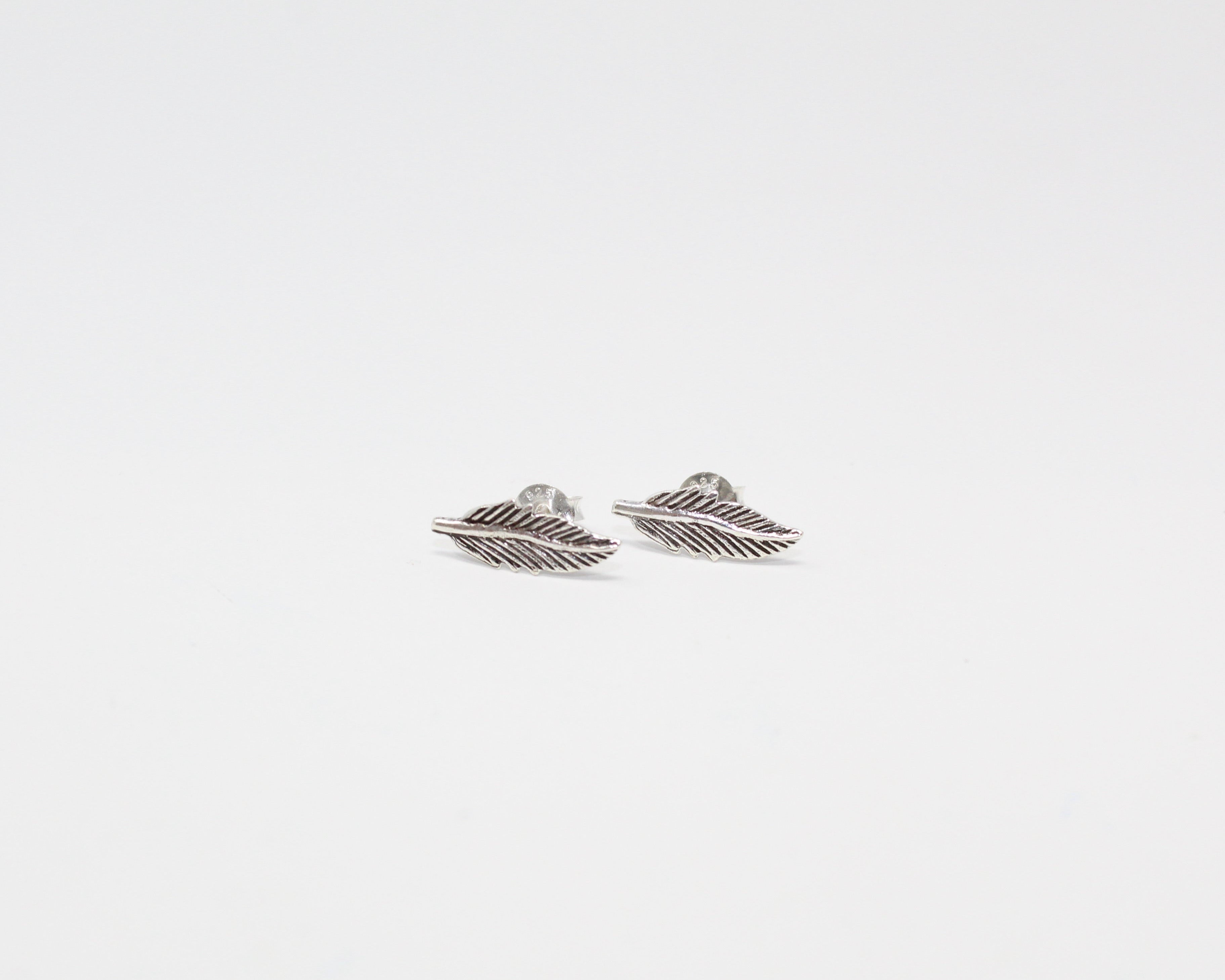 Plume, boucle d'oreille en argent sterling.