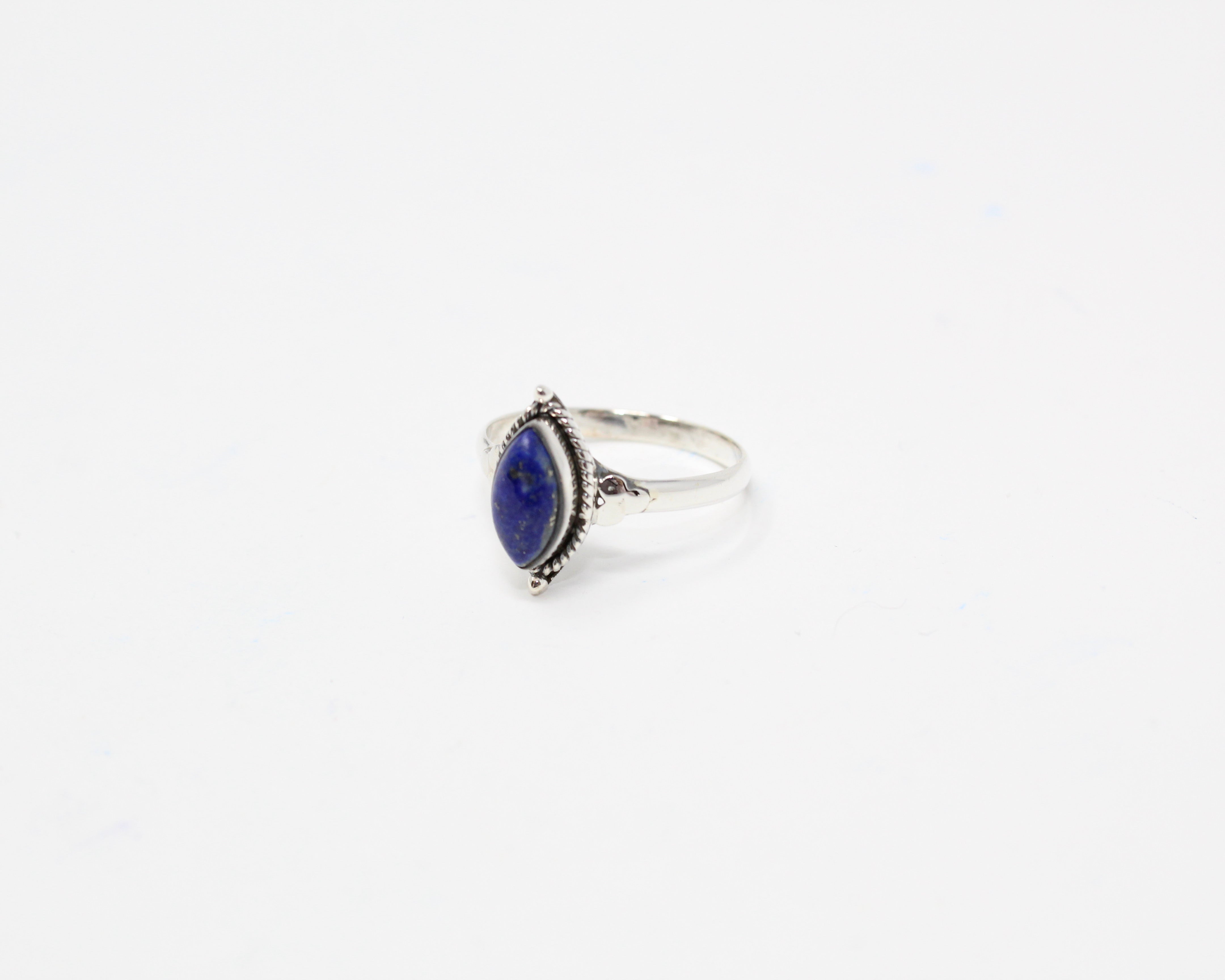 AUDACE, bague argent sterling et pierre semi-précieuse, lapis-lazuli.